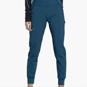 Cherokee Infinity scrub set